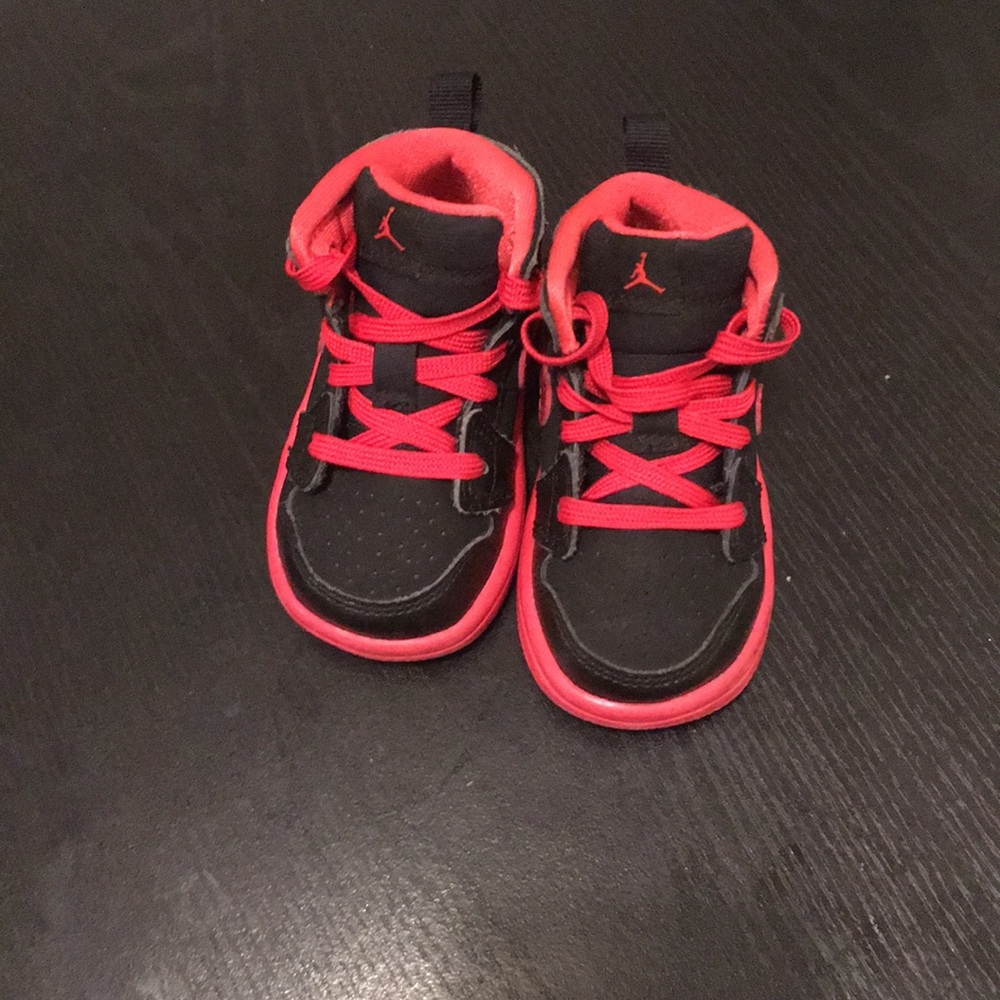 Baby Jordan’s Red Size 4c Unisex